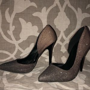 3 items for $25❣️❣️❣️ SALE ❣️❣️❣️ NWOT Qupid Gradient Cutout Heels